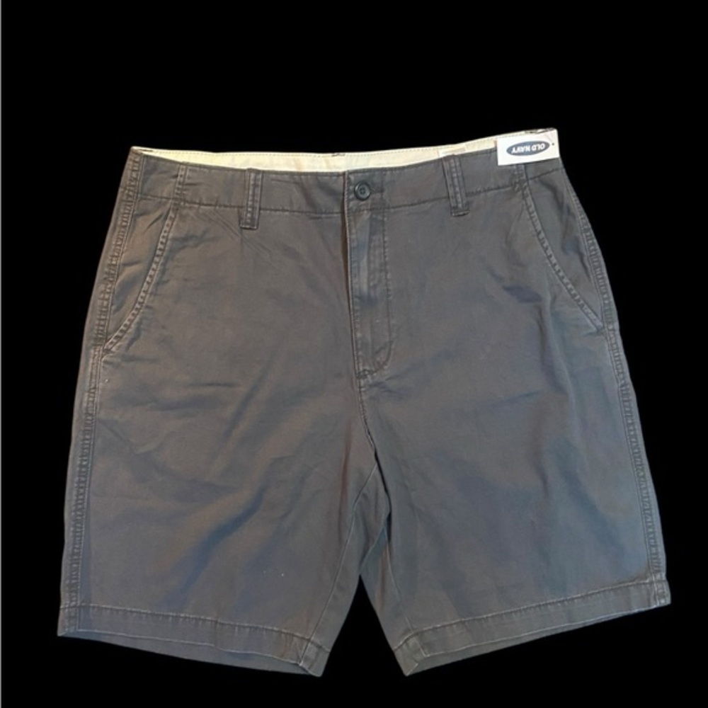 Old Navy NWT Straight Lived-In Non-Stretch Shorts - 9-inch inseam. Sz
36